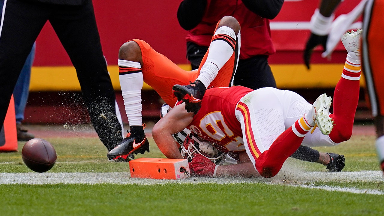NFL Goes Out On WCBS, Knocking KC Chiefs-Cleveland Browns Game