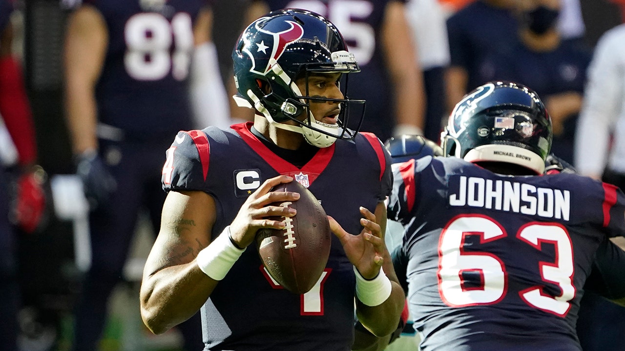 Disgruntled Deshaun Watson reportedly requests trade from Houston