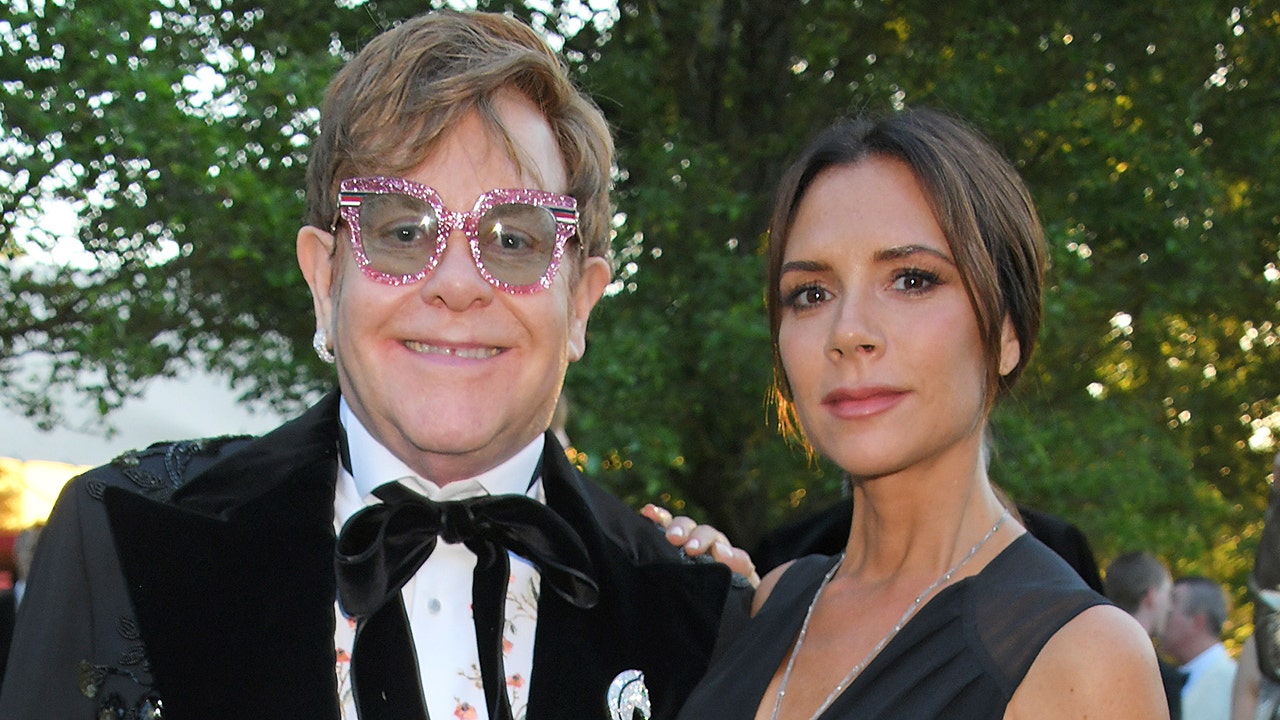 Victoria Beckham says an Elton John performance inspired her to 'step away from' the Spice Girls