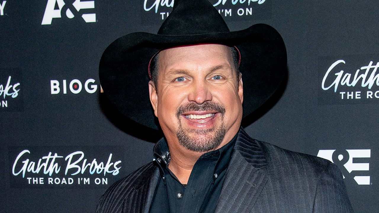 Garth Brooks' upcoming Biden inauguration performance receives mixed reaction from fans