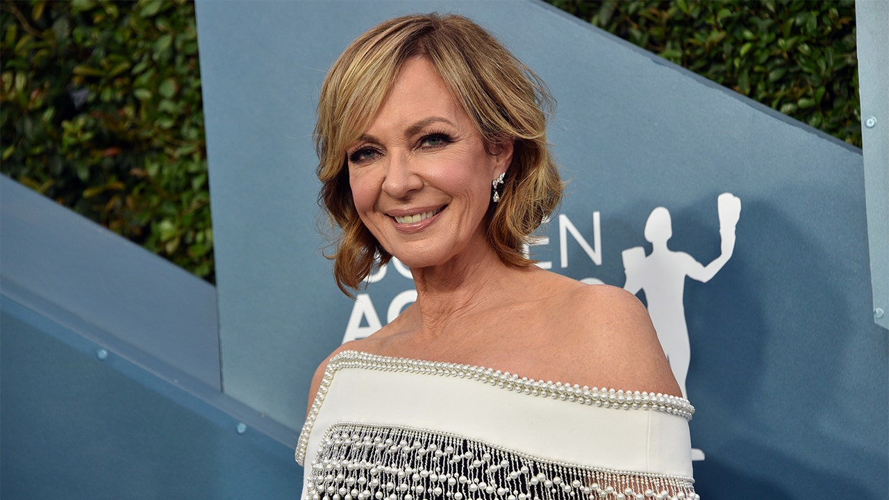 Allison Janney says a ‘germaphobe’ co-star asked her to put Neosporin on her lips before a kiss scene