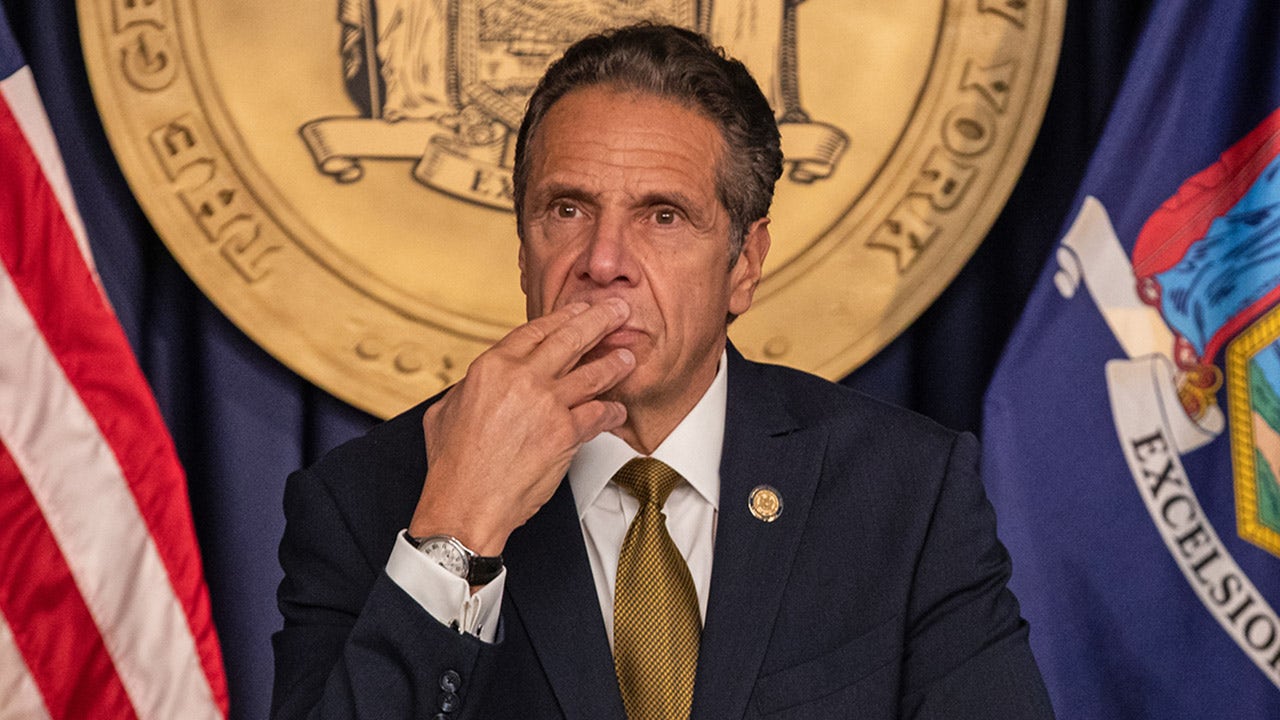 Cuomo renews call for NYPD federal monitor challenges mayoral candidates over police reform