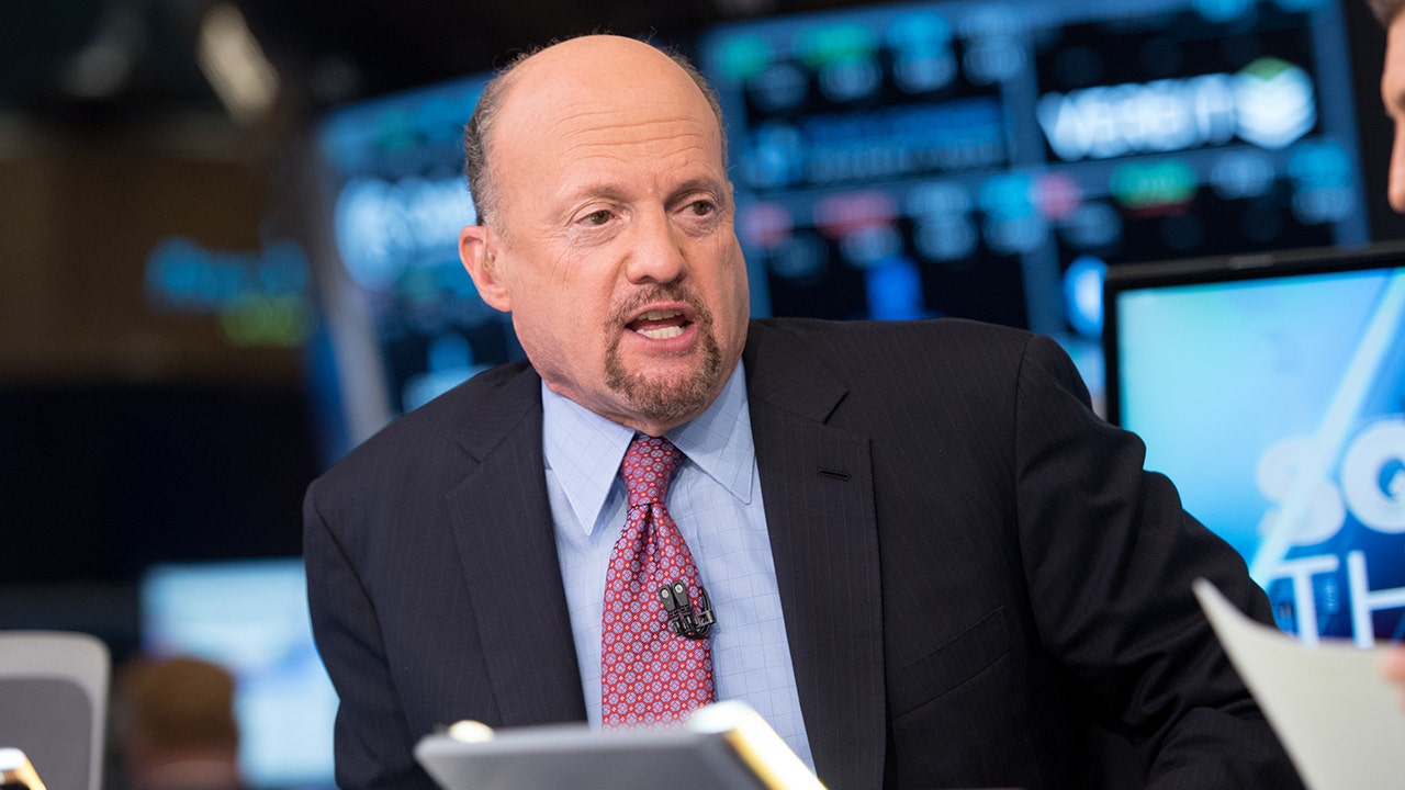 CNBC’s Jim Cramer warns that Twitter has been a ‘big seller’ for them if stocks fall