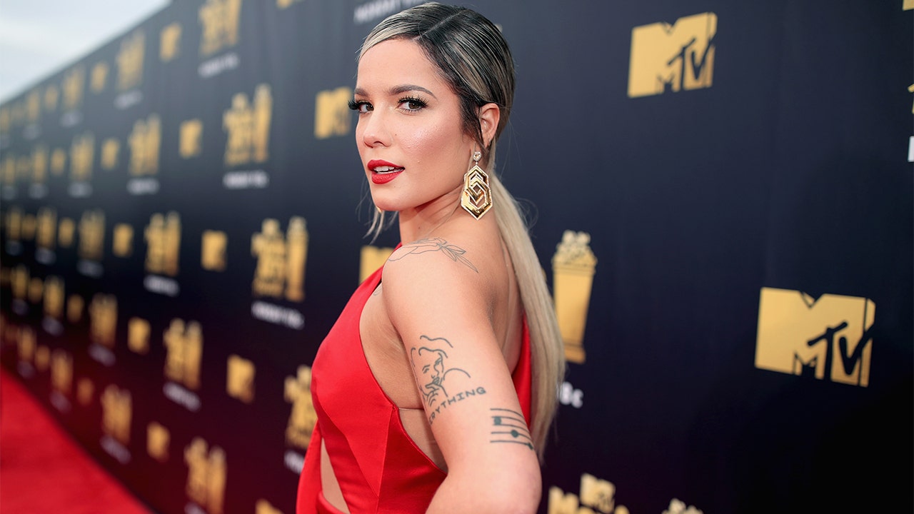 Halsey calls out fans for leaving concert over her comments condemning Supreme Court’s ruling on Roe v. Wade