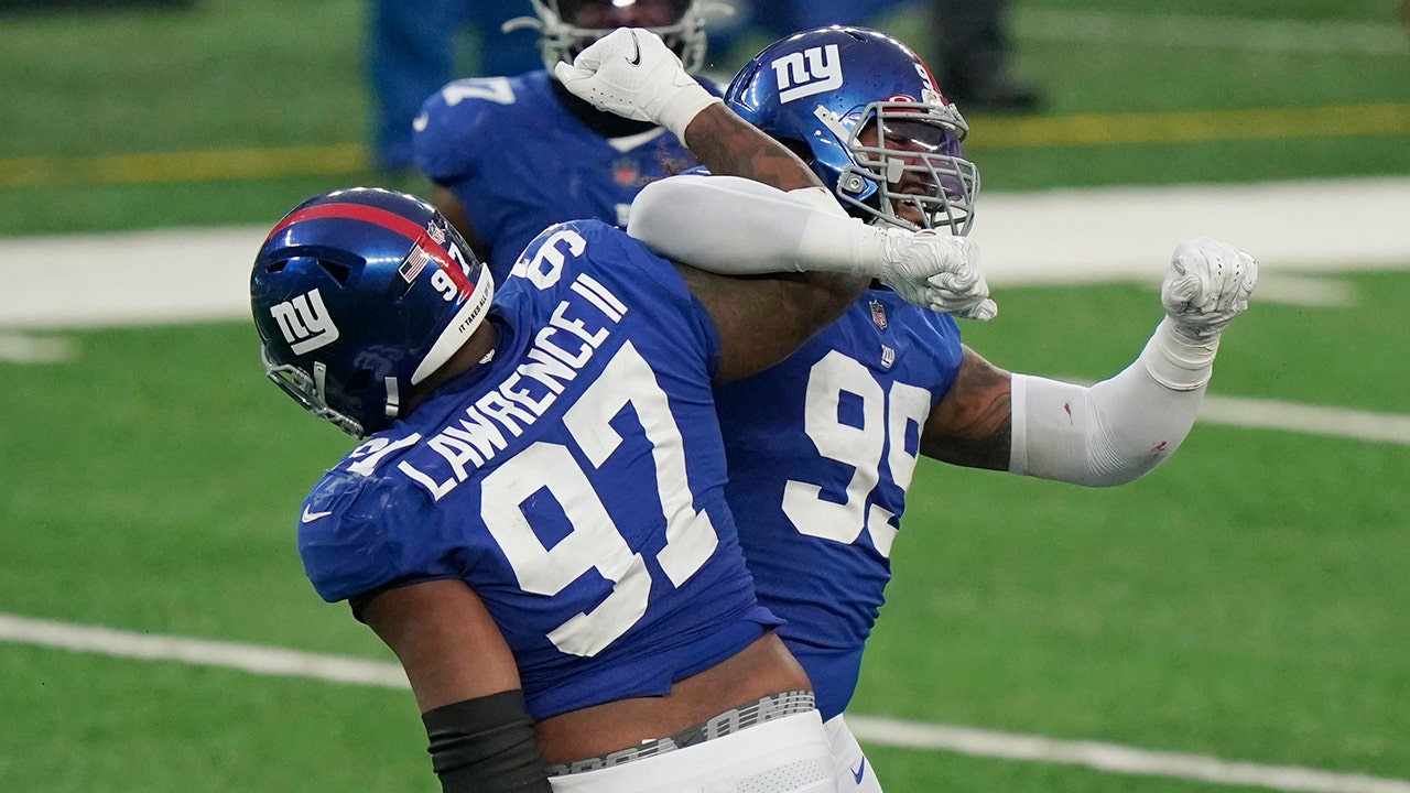 Giants playoff hopes still alive with win over Cowboys