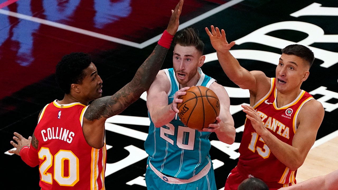 Hayward's career-high 44 lead Hornets power Hawks, 102-94