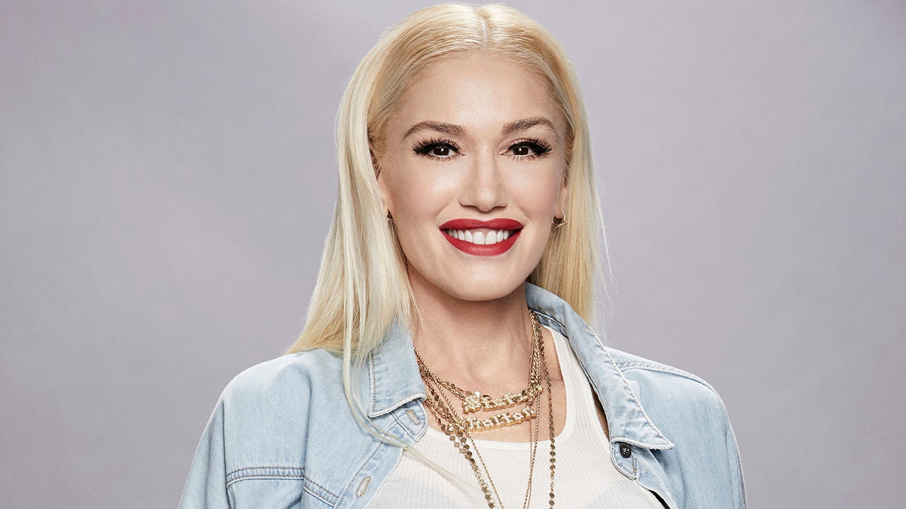 Gwen Stefani ditches signature blonde tresses, stuns with new dark bob hairstyle for photoshoot