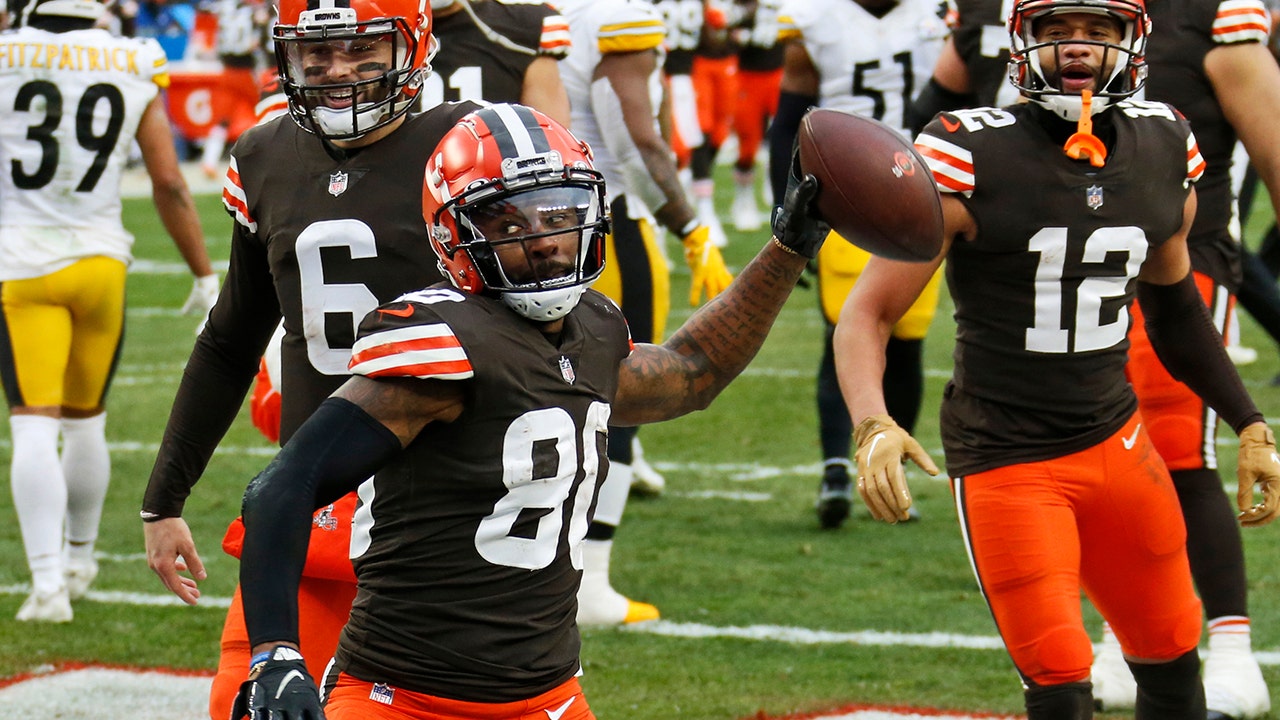 Browns make playoffs for 1st time since 2002 season, most wins since 1994