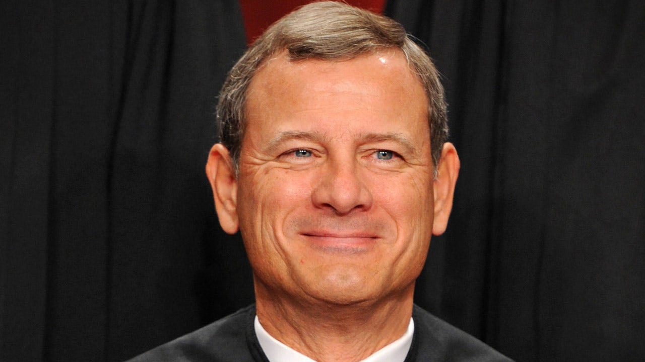 Chief justice calls for judicial independence amid growing political criticism of federal courts