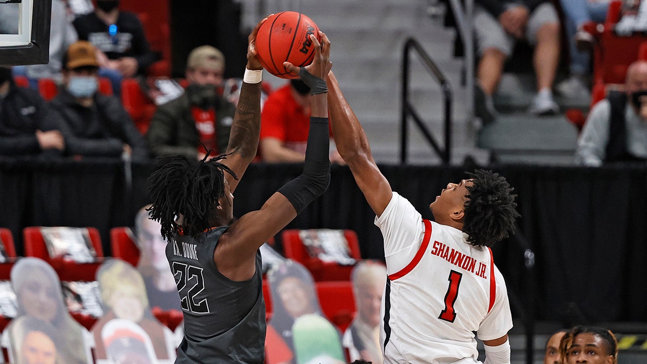 Oklahoma State wins 82-77 in overtime at No. 13 Texas Tech