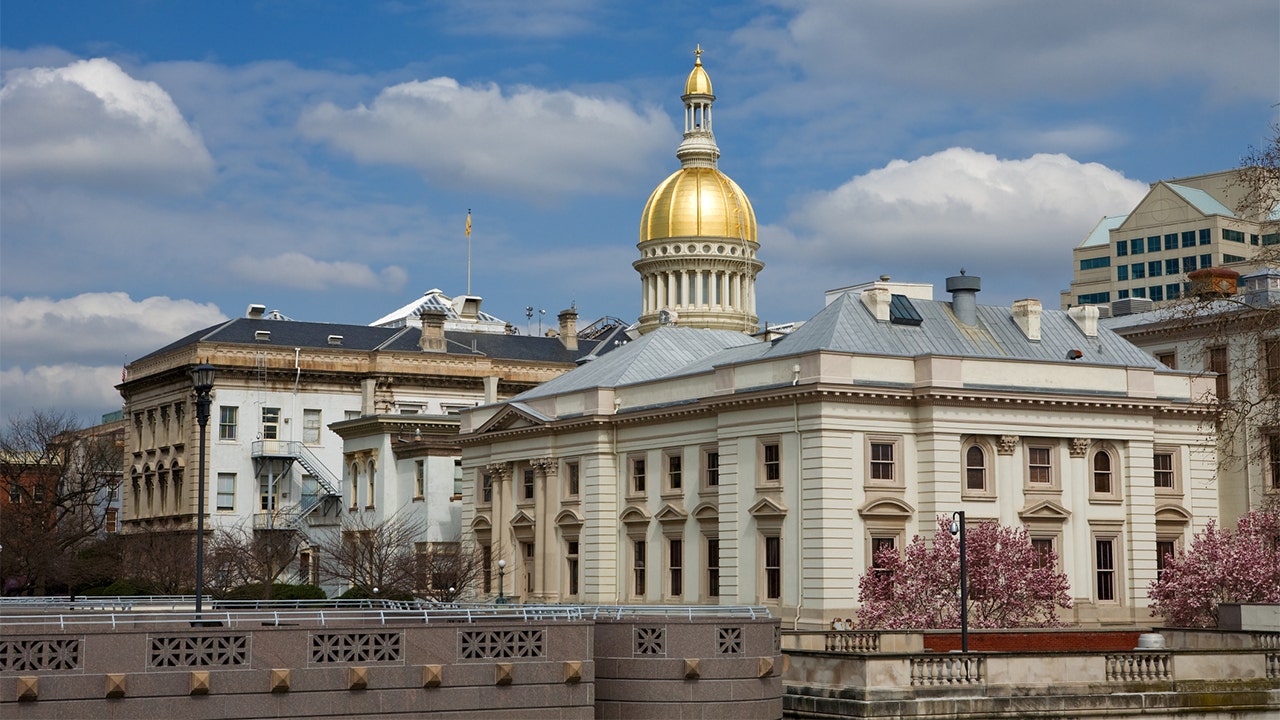 NJ GOP lawmakers defy new statehouse COVID vaccine mandate, refuse to leave floor