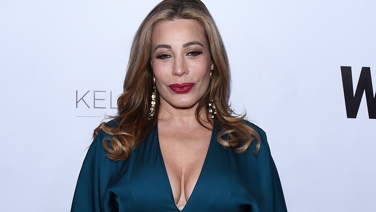 Taylor Dayne defends herself amid adverse reactions for performing at Mar-a-Lago on New Year’s Eve