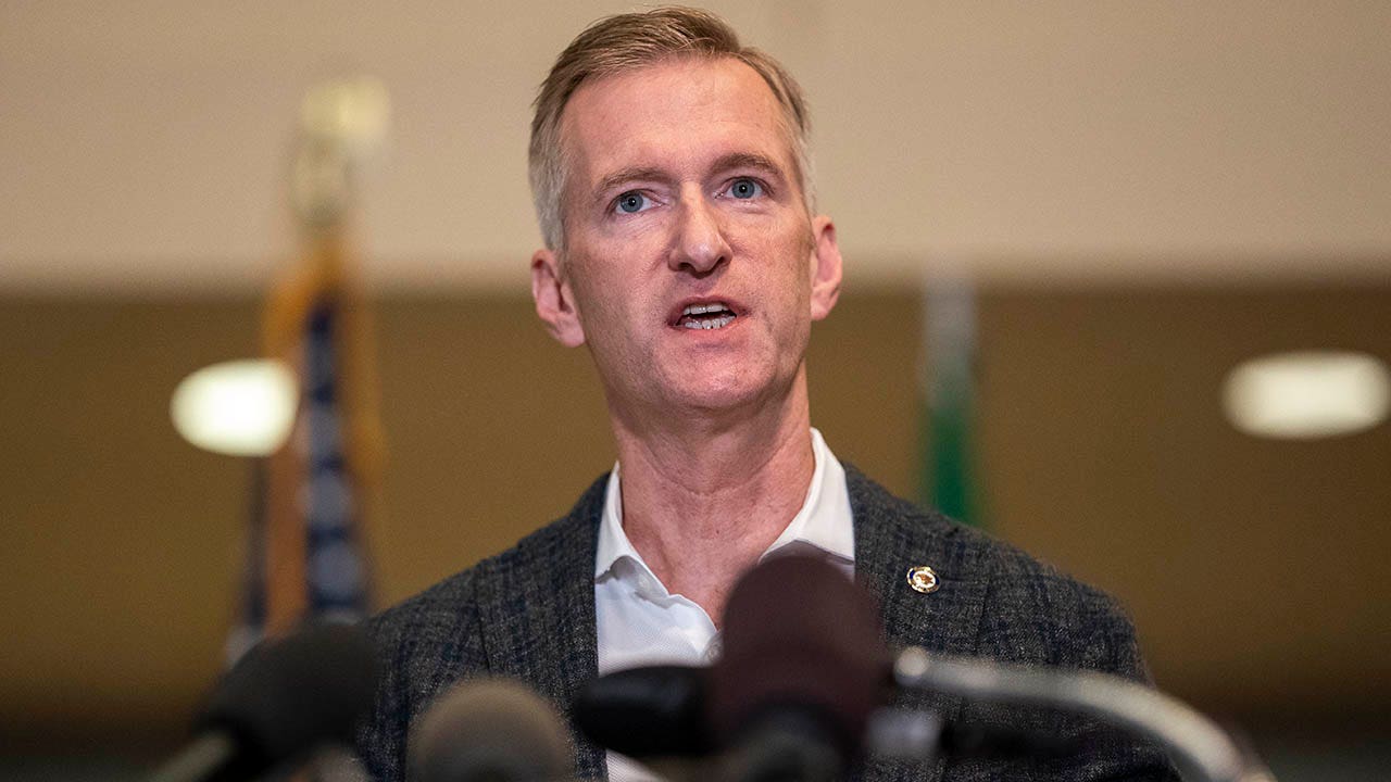 Man sprayed with pepper by Portland Mayor Ted Wheeler is a lawyer, heir to a dairy company: reports
