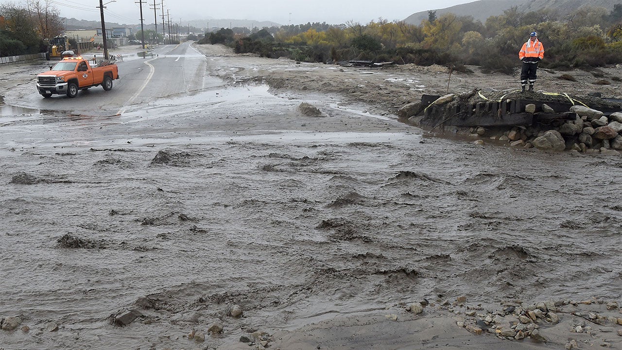 California evacuation orders expanded due to mudslide threats - Vimarsana News