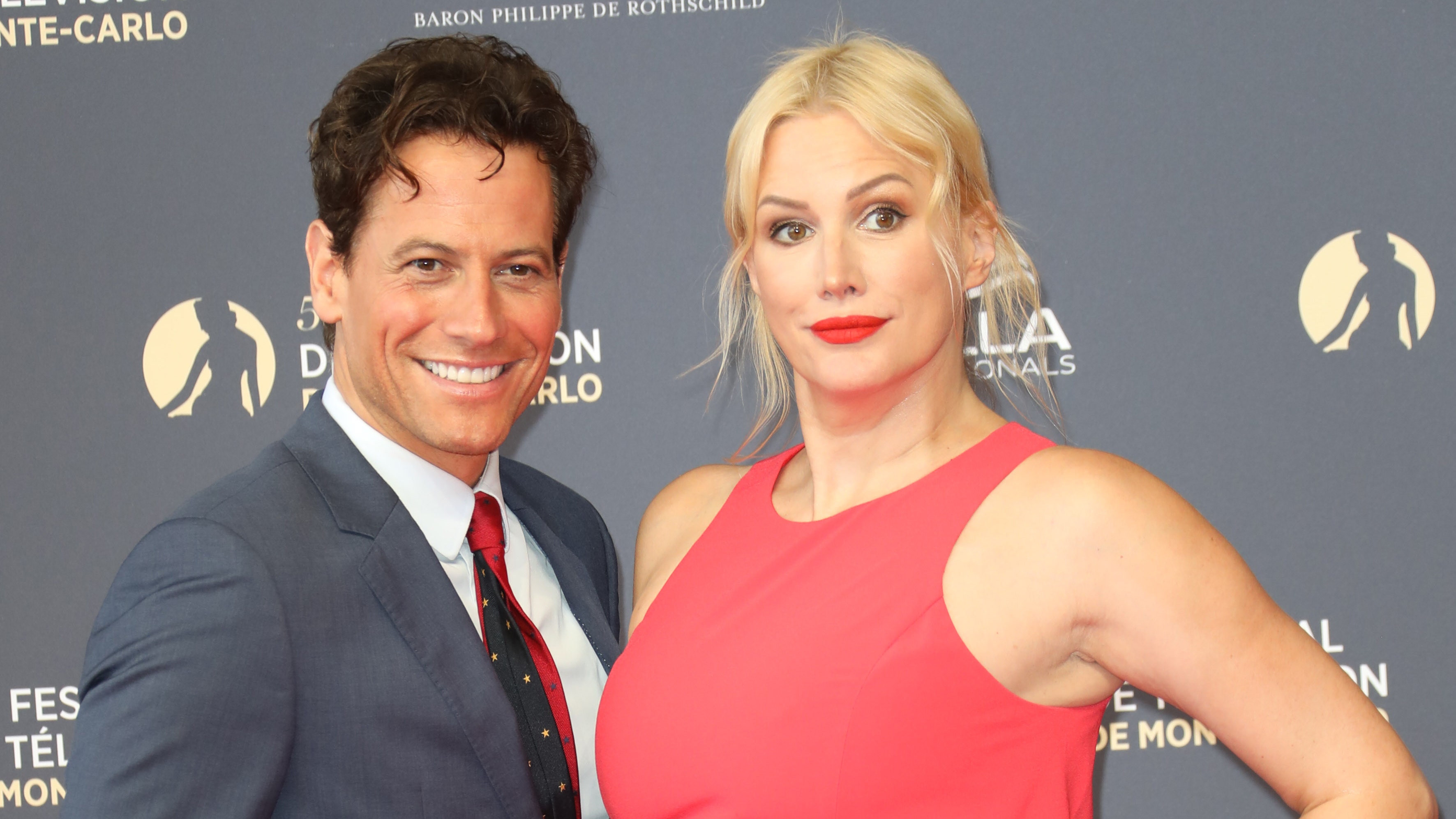 Alice Evans calls out Ioan Gruffudd amid divorce announcement, slams critics telling her to have 'dignity'