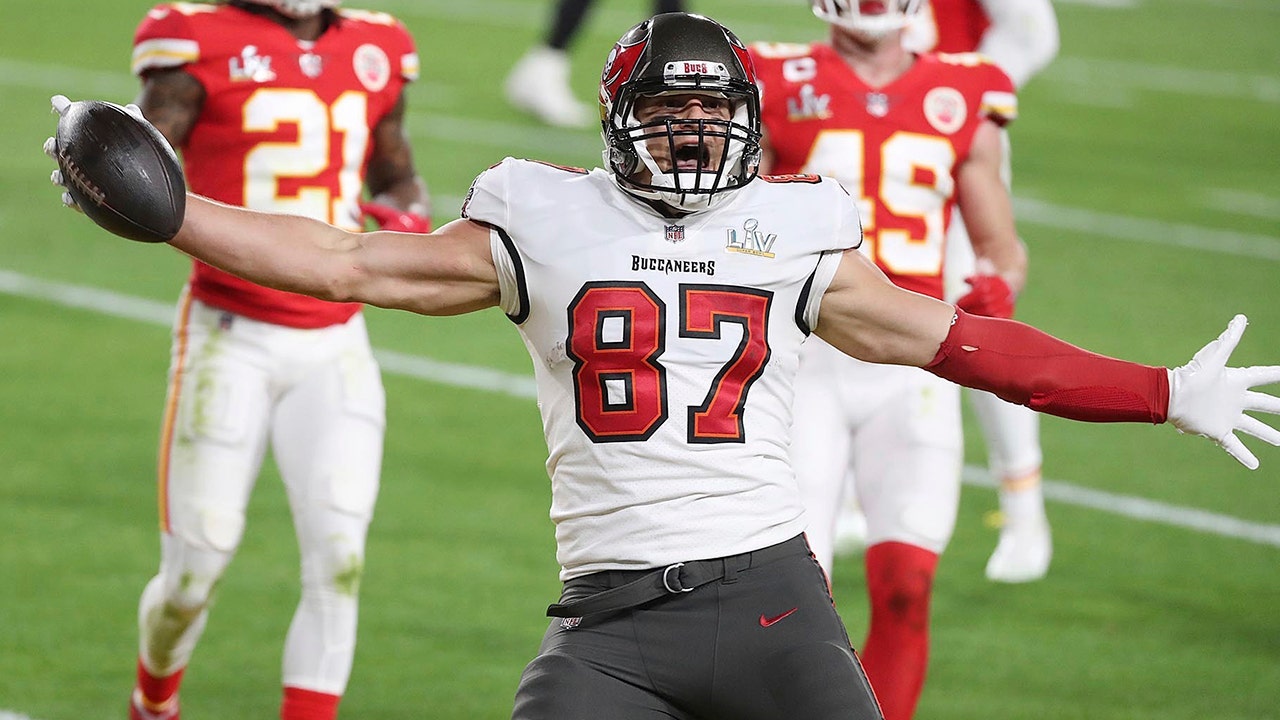 Rob Gronkowski in Buccaneers uniform: Tampa Bay releases first