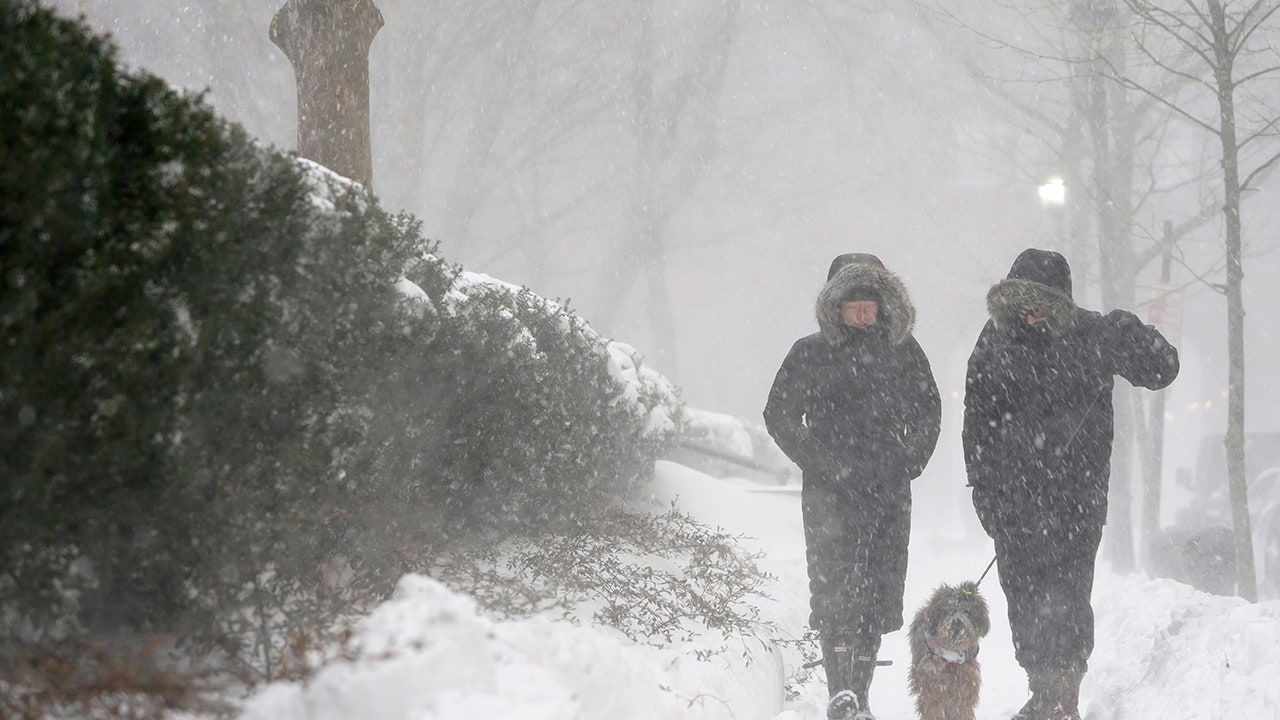 Live updates: the winter storm continues to hit the northeast, hindering traffic with heavy snow and strong winds