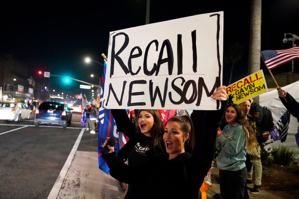 Gavin Newsom recalls ’10 yard line’ as campaign clears 1.4 million signatures