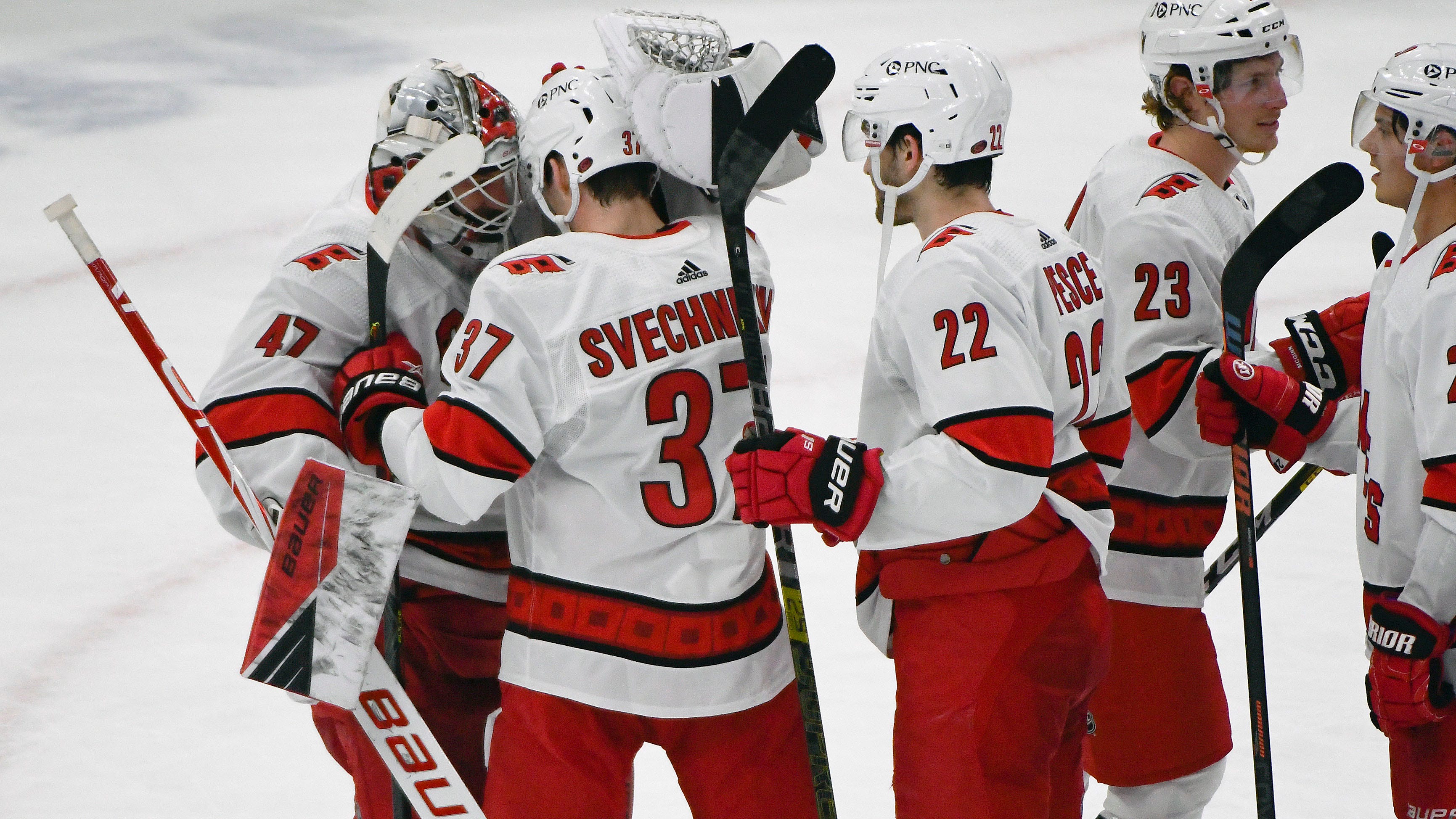 Svechnikov, Hurricanes beat Blackhawks 4-3 in shootout