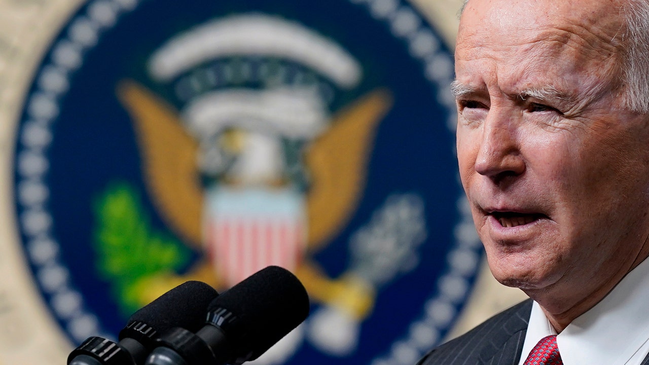 LIVE UPDATES: DeSantis cites hypocrisy of Biden's reported domestic travel bans amid immigration orders