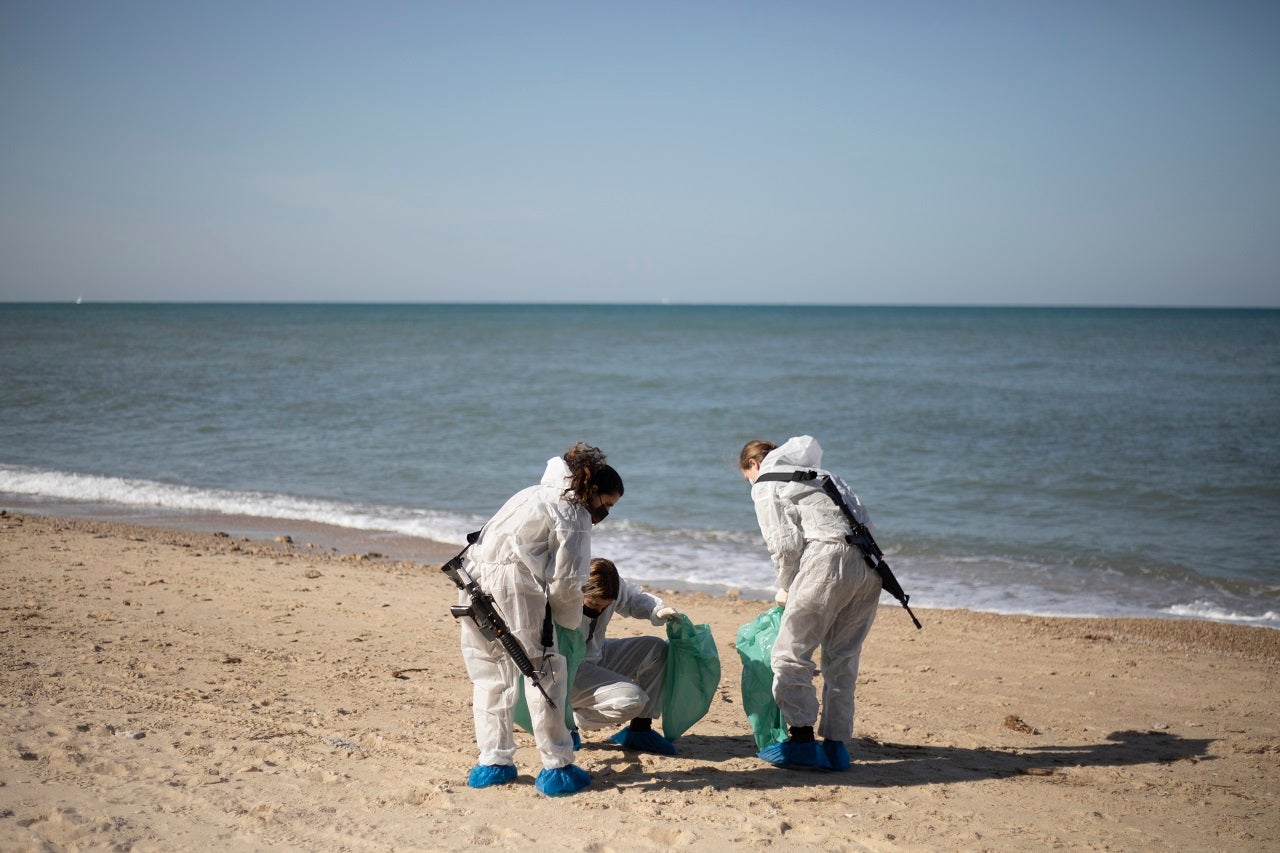 Israel beaches covered in tar after oil spill