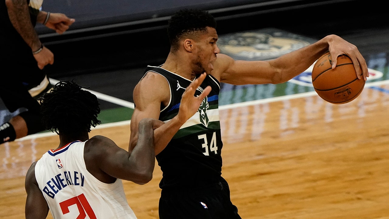 Antetokounmpo, Bucks rally late to to beat Clippers 105-100