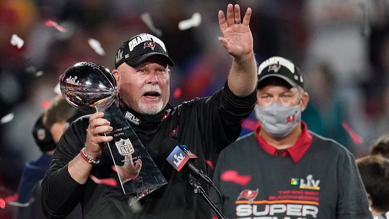 Tampa Bay Buccaneers coach Bruce Arians gets Super Bowl tattoo