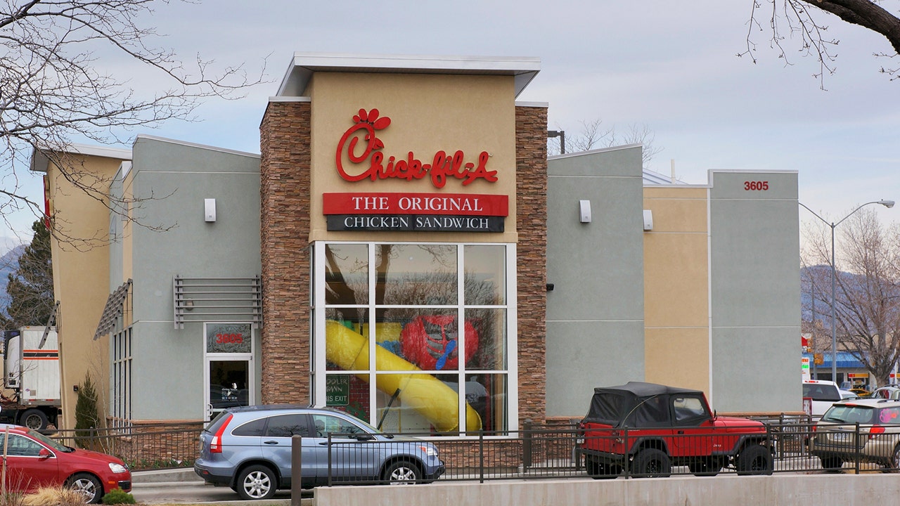 Chick-fil-A suffers sauce shortage amid industry-wide supply chain issues