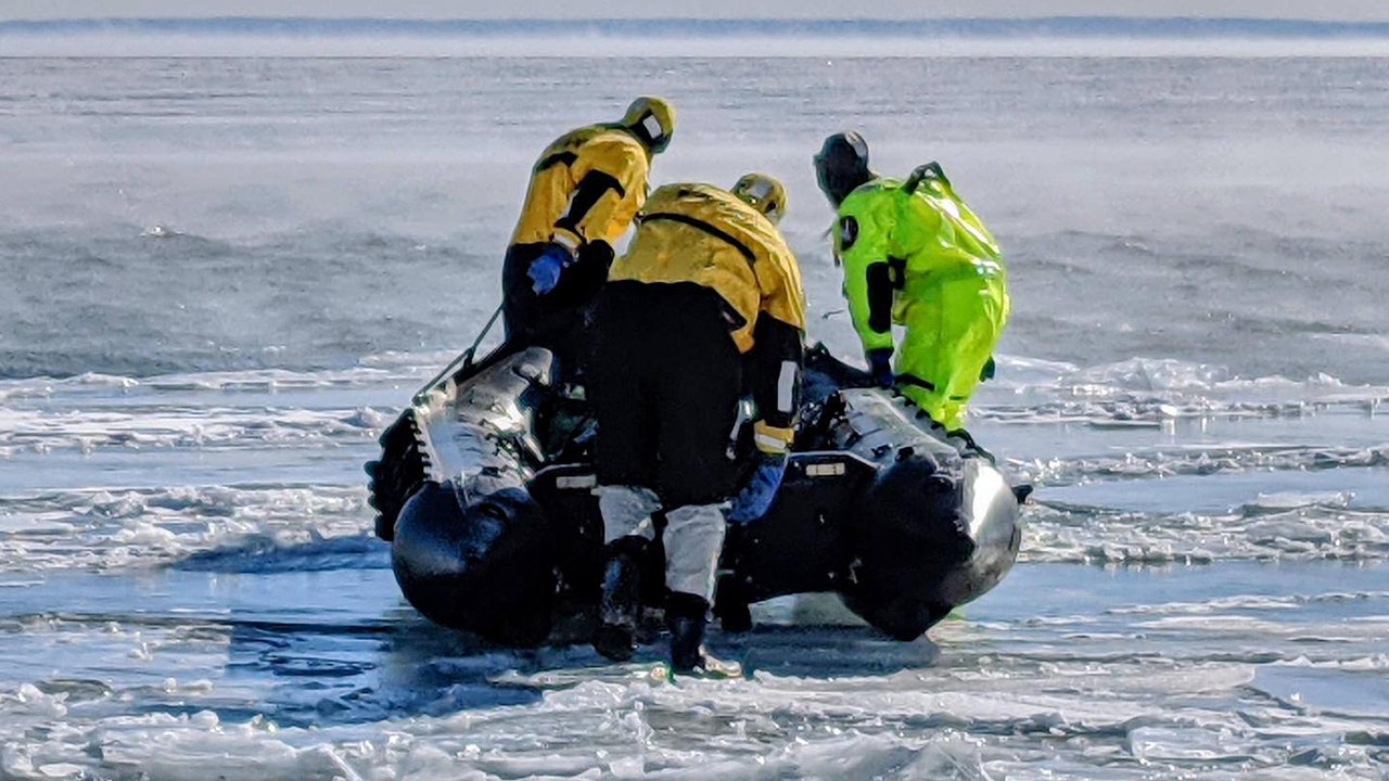 26 Minnesota fishermen rescued from an ice floe in Lake Superior