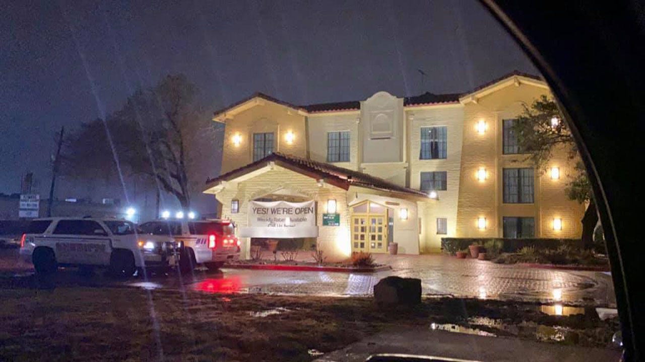 Texas deputies pay for hotel room a family couldn't afford amid brutal winter storm