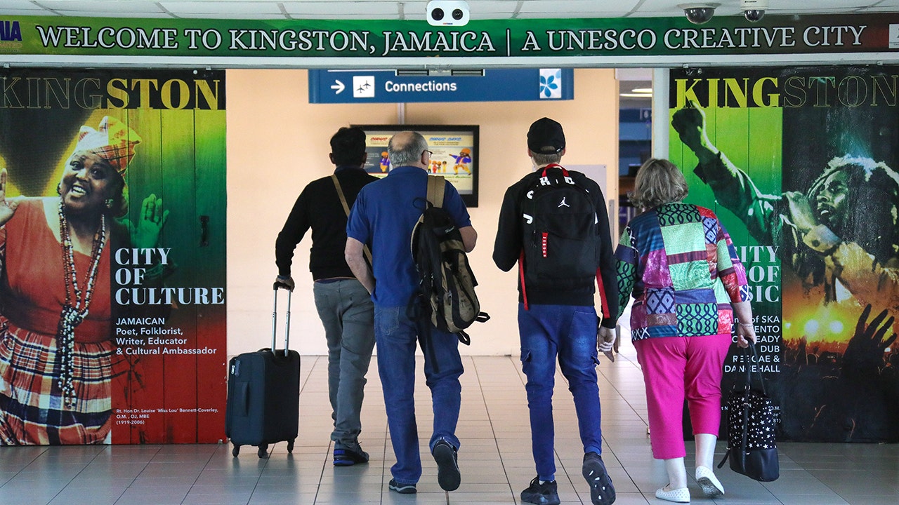 CDC įspėja dėl kelionių į Jamaiką dėl COVID-19
