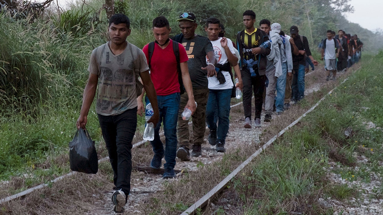 Migrants on the move again in Mexico and Central America