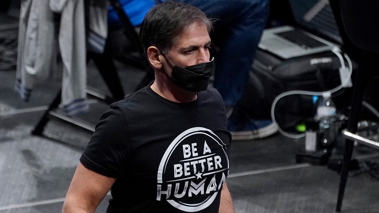Mavericks players support Mark Cuban amid anthem frenzy: 'He's someone ...