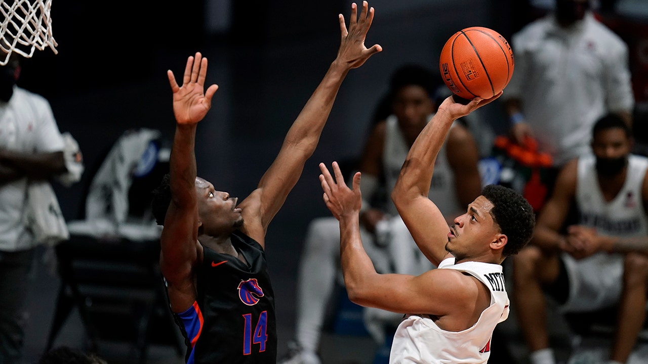 Mitchell leads No. 22 SDSU past Boise State 78-66 in OT