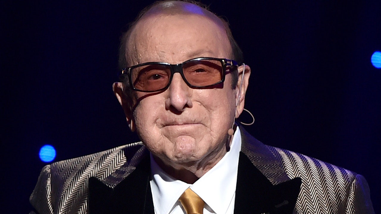 Clive Davis diagnosed with Bell's palsy, postpones Grammys party