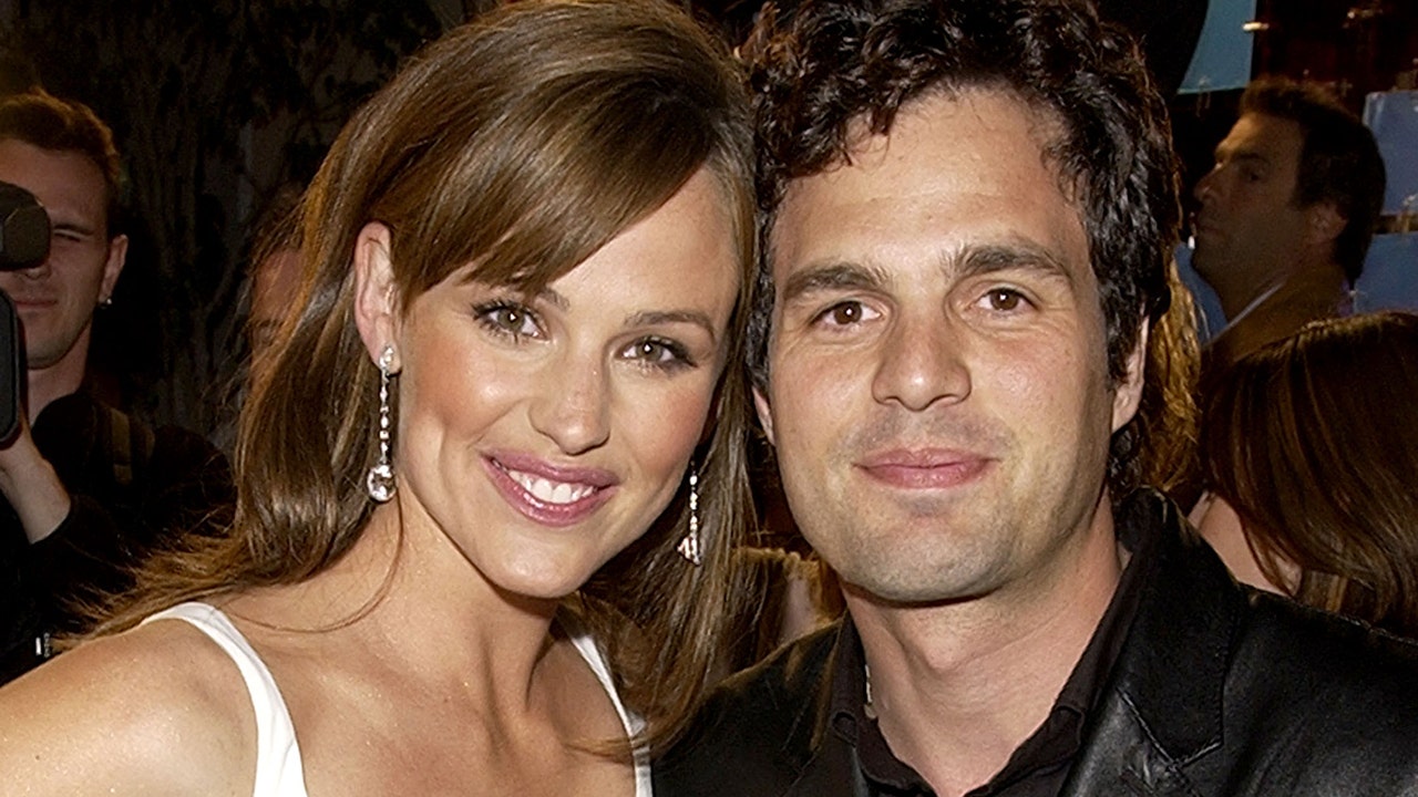 ’13 Going on 30 ‘stars Jennifer Garner and Mark Ruffalo reunite 17 years later