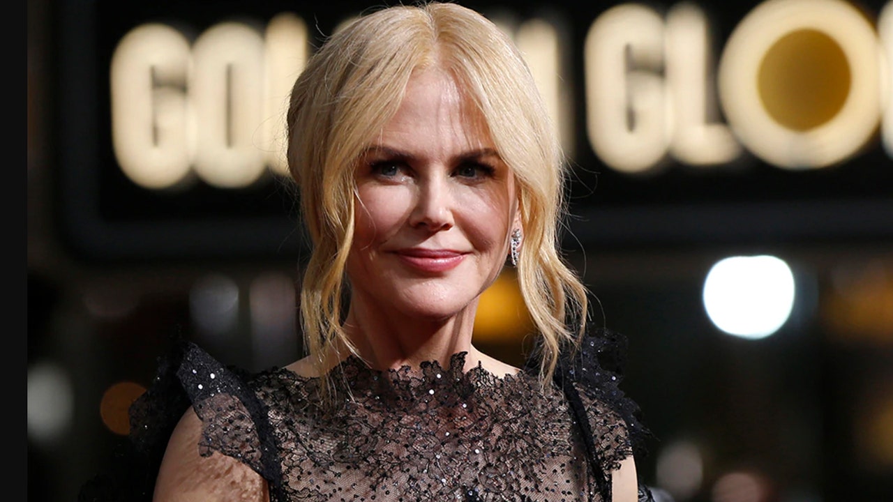 Nicole Kidman compares ‘Little Nic’ and ‘Big Nic’ in a lovely kickback photo