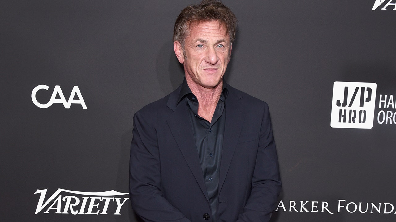 Sean Penn calls for mandatory vaccinations, says it's no different than requiring a driver's license