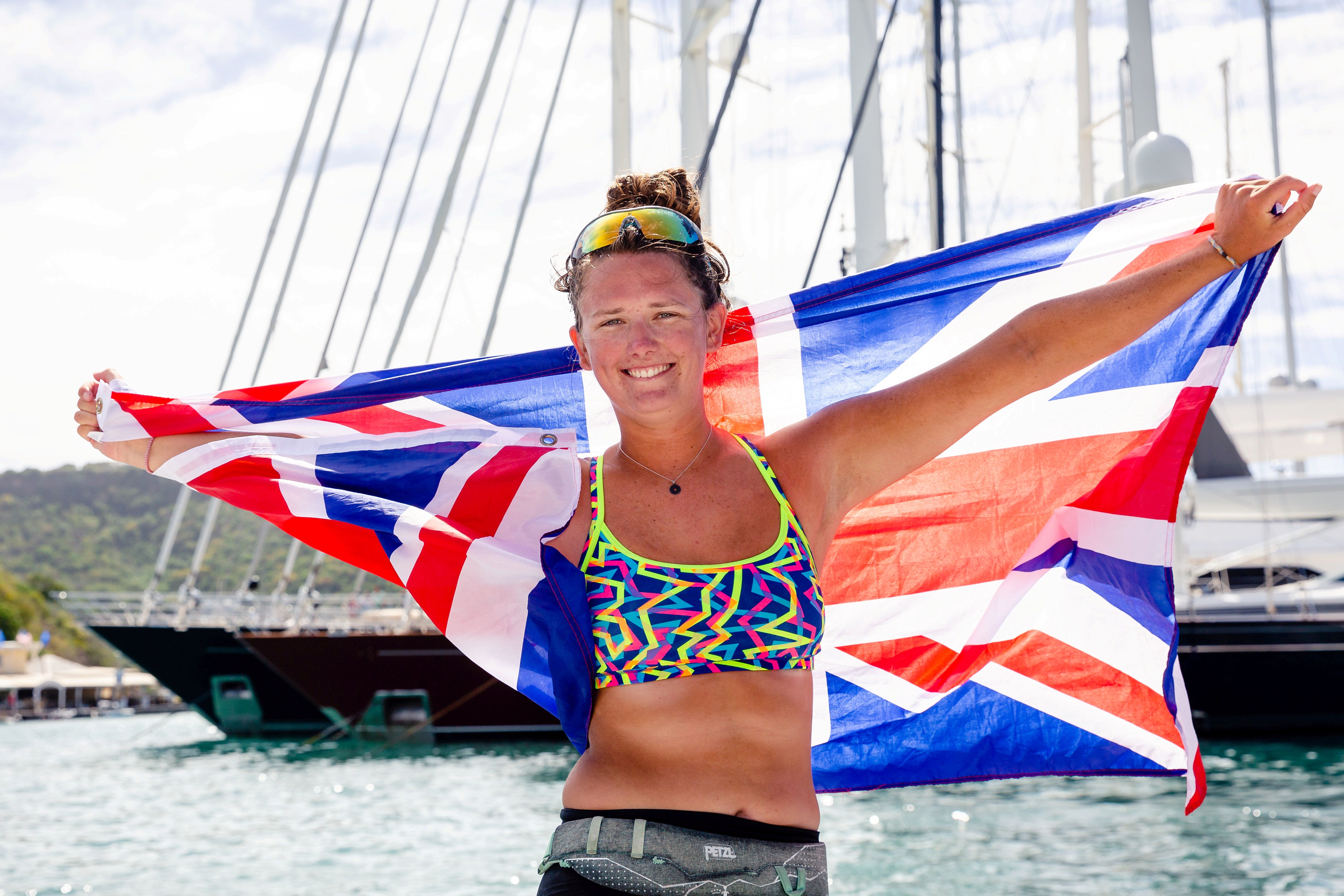 Alone woman paddles across the Atlantic Ocean, becomes the youngest woman to make the trip