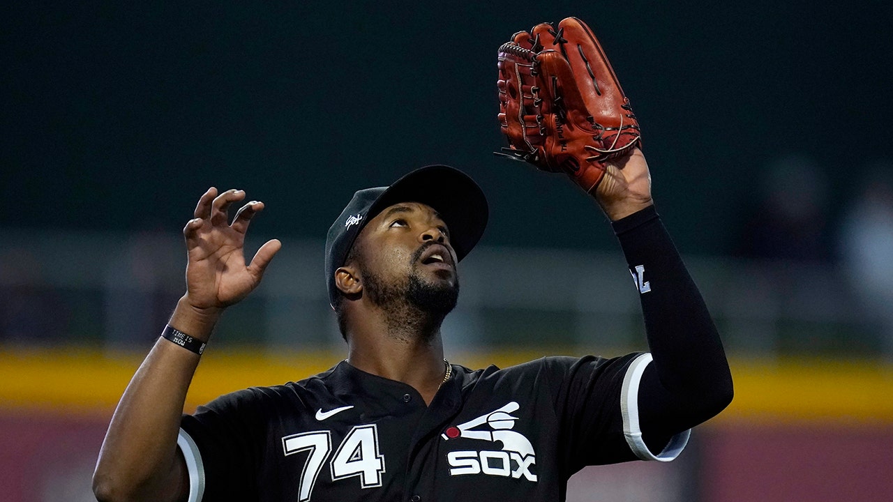 White Sox's Eloy Jimenez tribute on opening day raises eyebrows