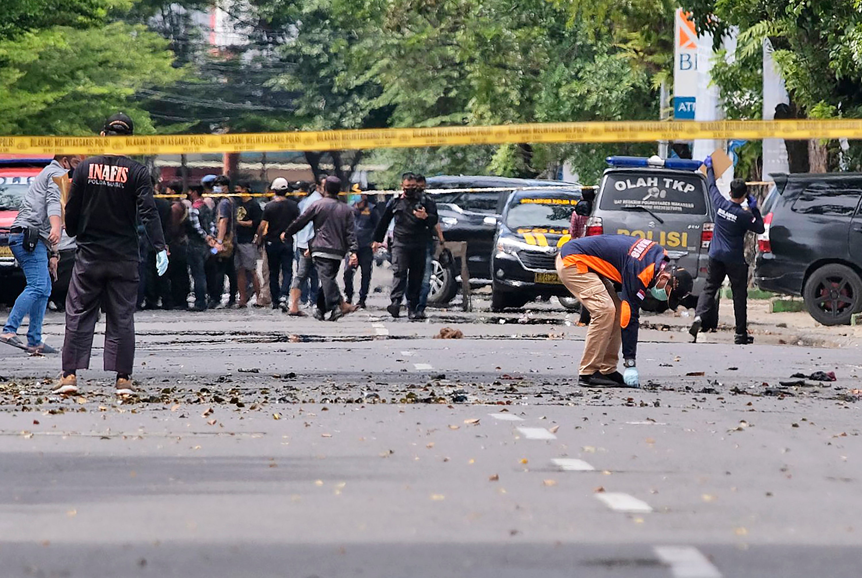 Suicide bomb hits Palm Sunday Mass in Indonesia, 14 wounded