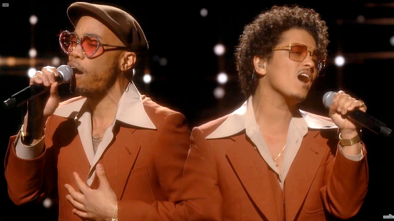 2021 Grammys: Bruno Mars, Anderson .Paak perform latest song 'Leave The Door Open'