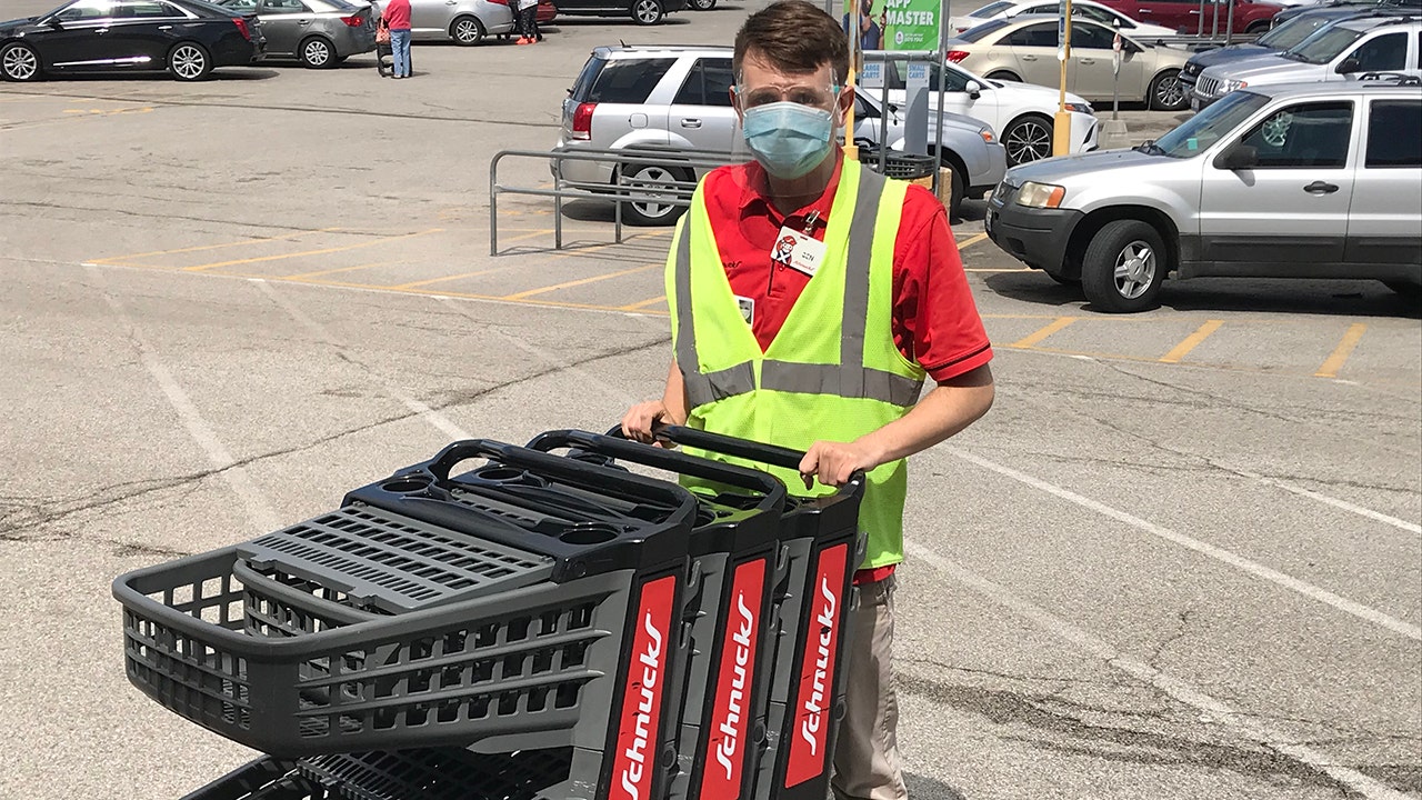 Supermarket employee in Illinois saves baby in runaway shopping cart