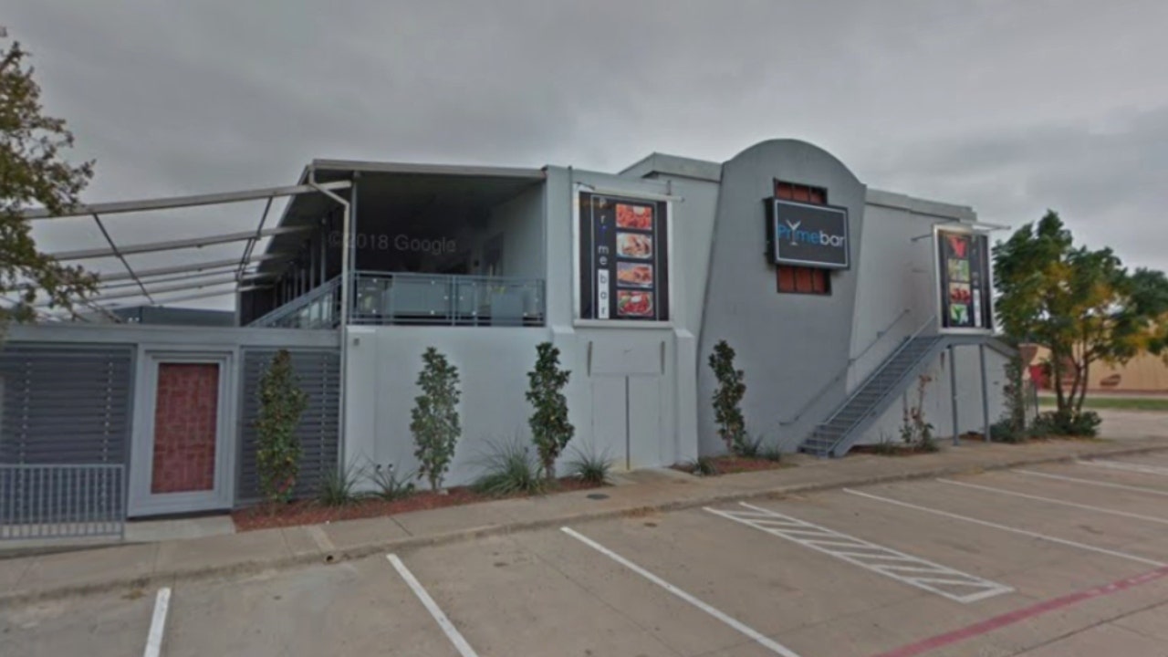 Dallas nightclub shooting: dead woman, 8 wounded