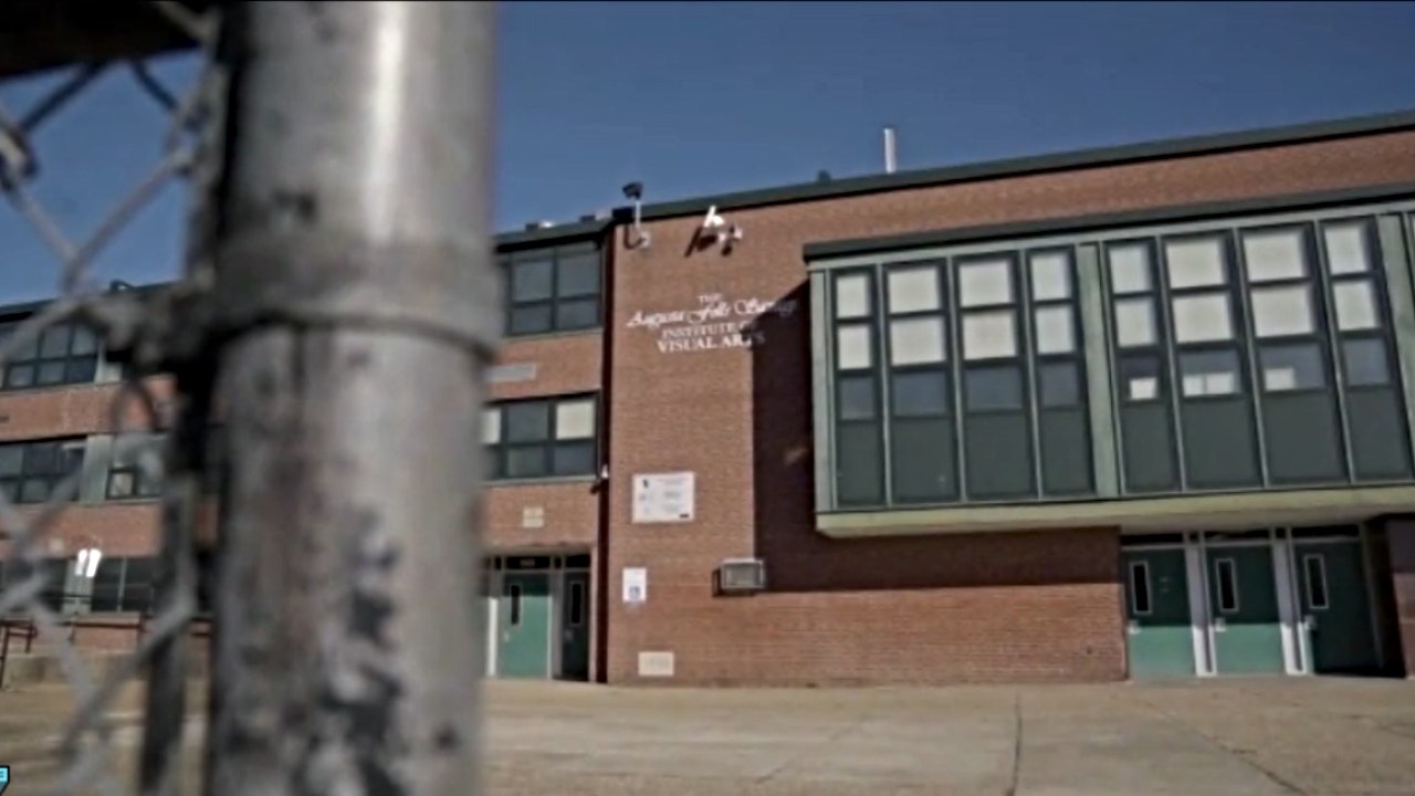 Baltimore HS student fails all classes except every 4 years, is close to half the class