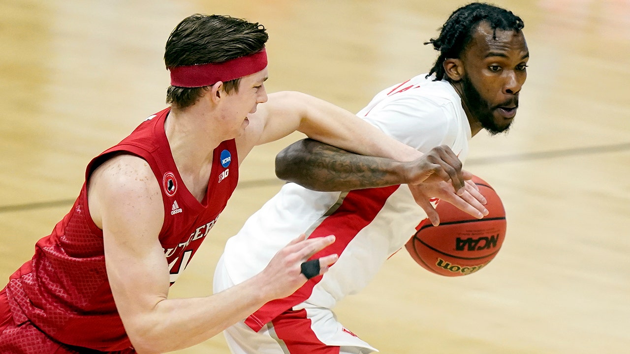 Houston's Dejon Jarreau gives gutsy performance in team's comeback victory over Rutgers