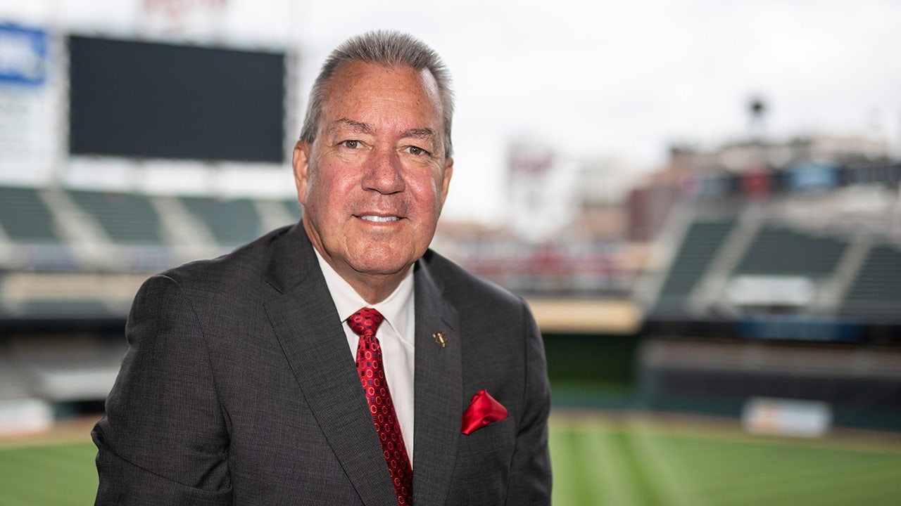 The twins announcer Dick Bremer fires back with an anti-mask tweet