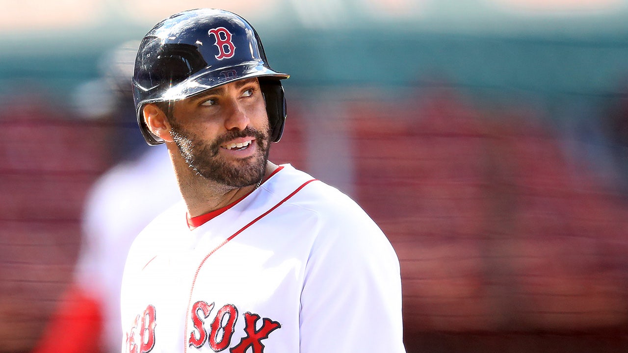 The Red Sox Add a Slugger of Their Own, Signing J.D. Martinez - The New  York Times
