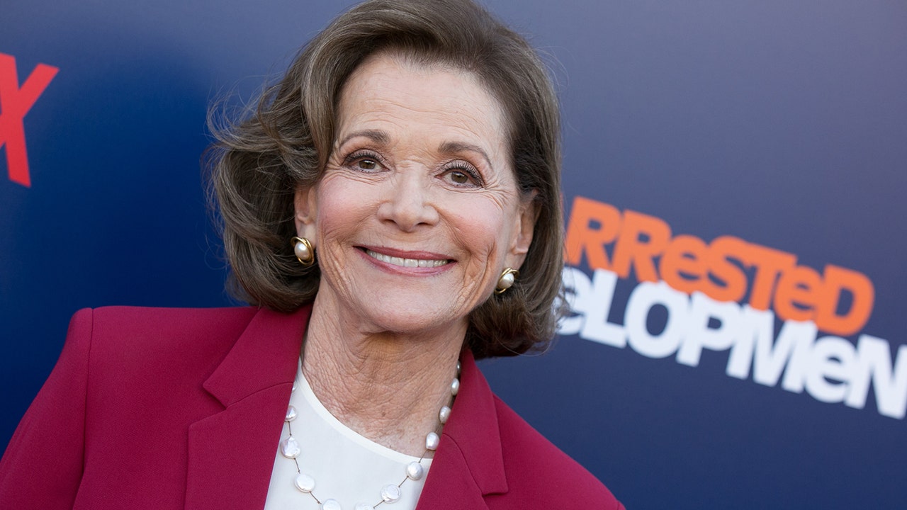 Celebrities react to Jessica Walter's death: 'An absolutely brilliant actress'