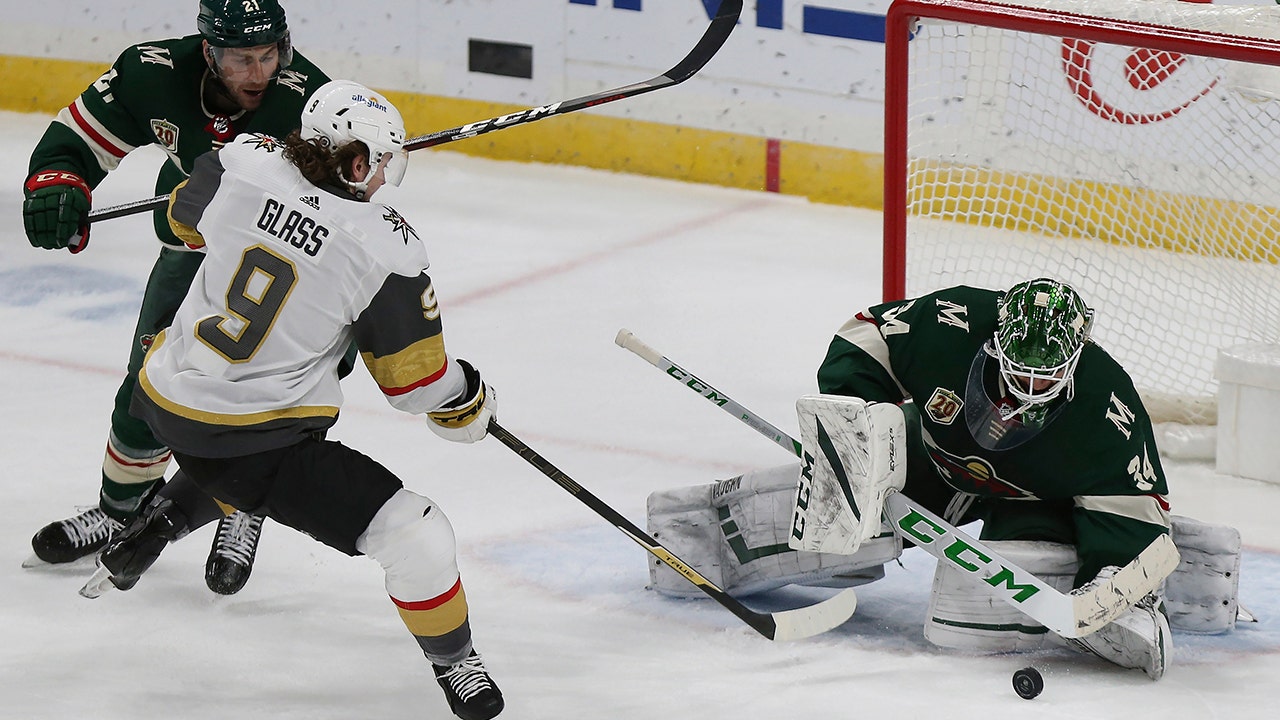 Kahkonen gets 1st shutout as Wild beat Golden Knights 2-0